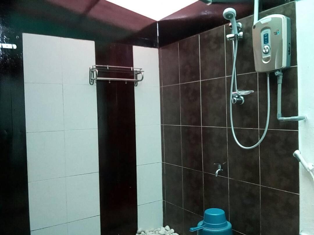 J Residence Kampong Kundassan 객실 사진