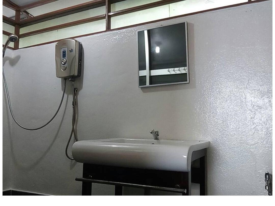 J Residence Kampong Kundassan 객실 사진