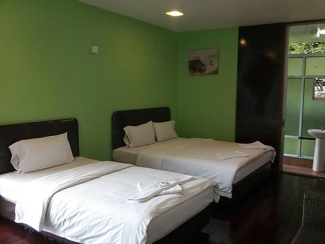 J Residence Kampong Kundassan 객실 사진