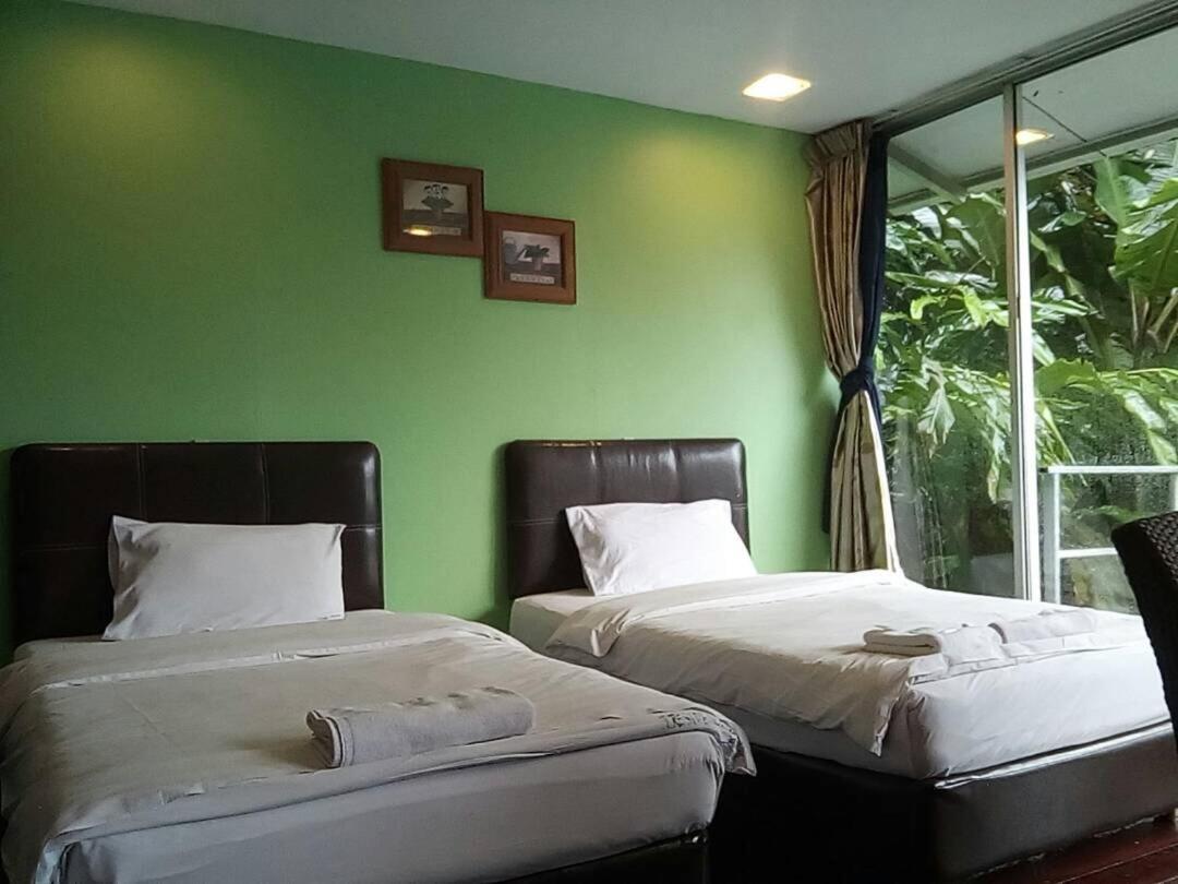 J Residence Kampong Kundassan 객실 사진