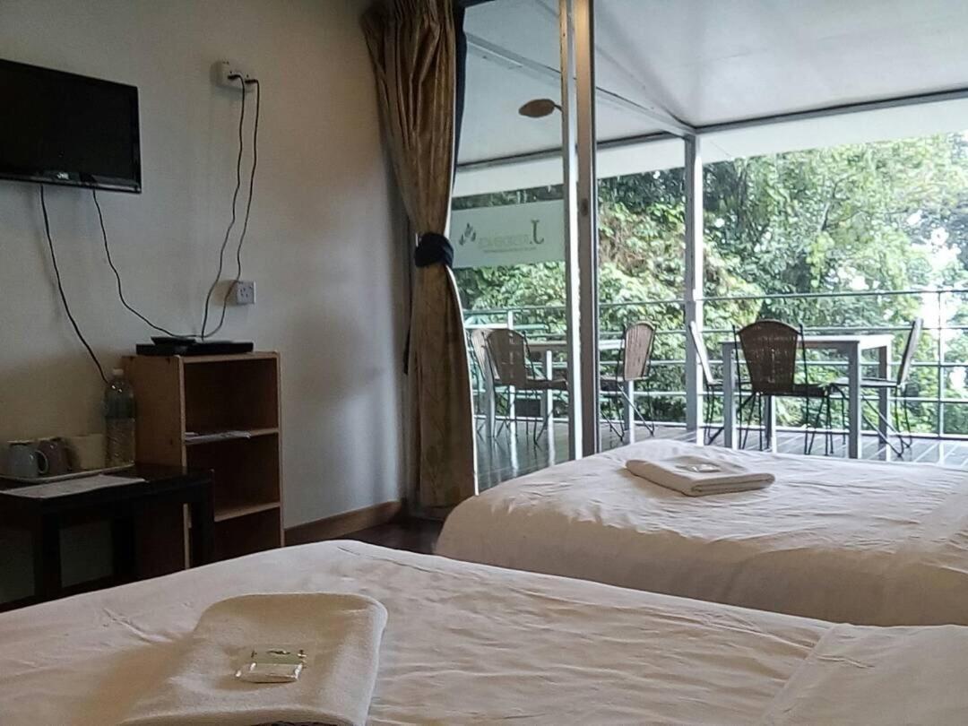 J Residence Kampong Kundassan 객실 사진