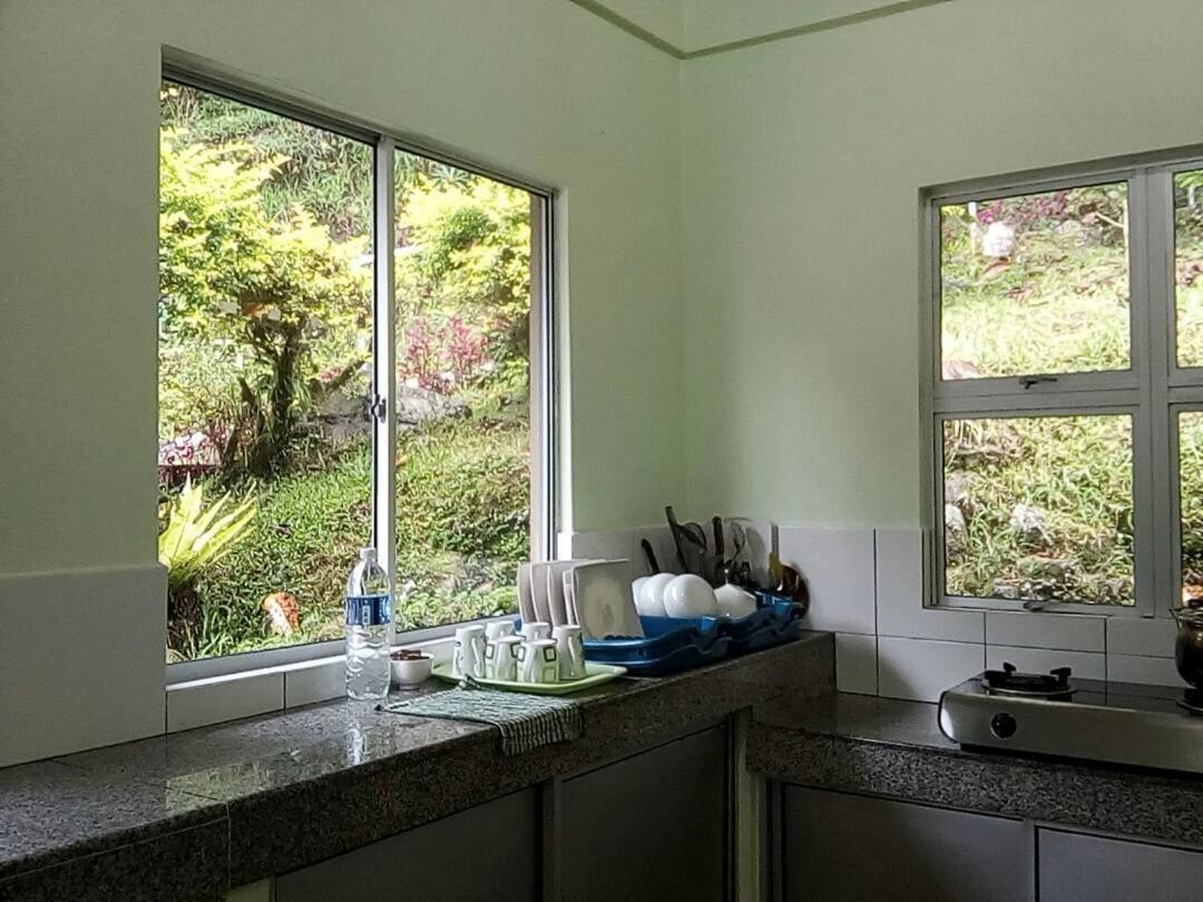 J Residence Kampong Kundassan 객실 사진